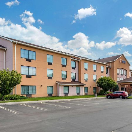 Comfort Inn & Suites Farmington - Victor Bagian luar foto