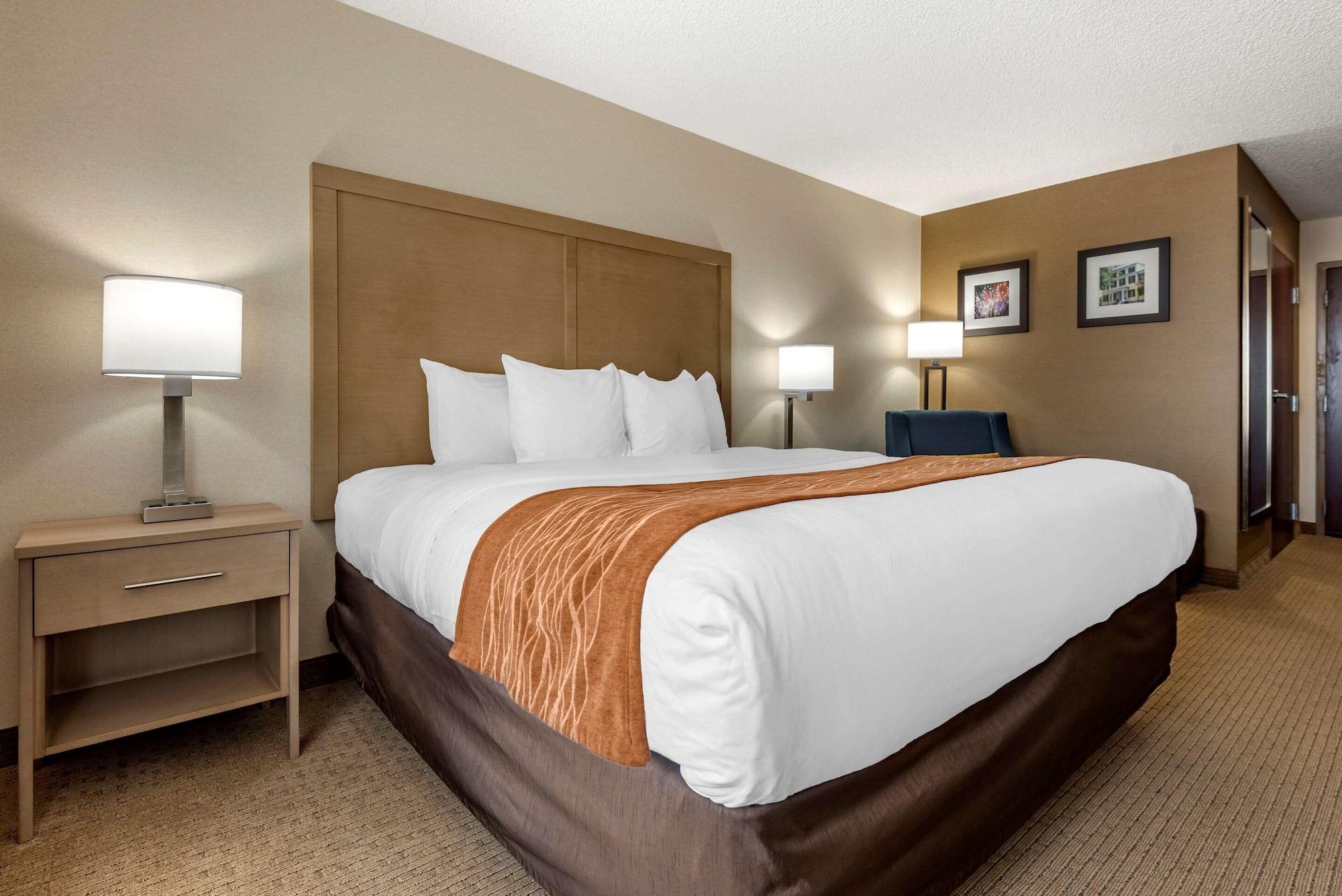 Comfort Inn & Suites Farmington - Victor Bagian luar foto