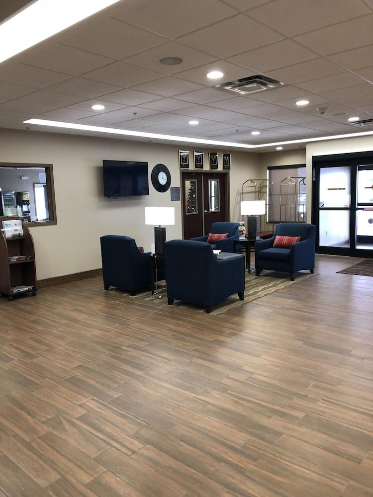 Comfort Inn & Suites Farmington - Victor Bagian luar foto