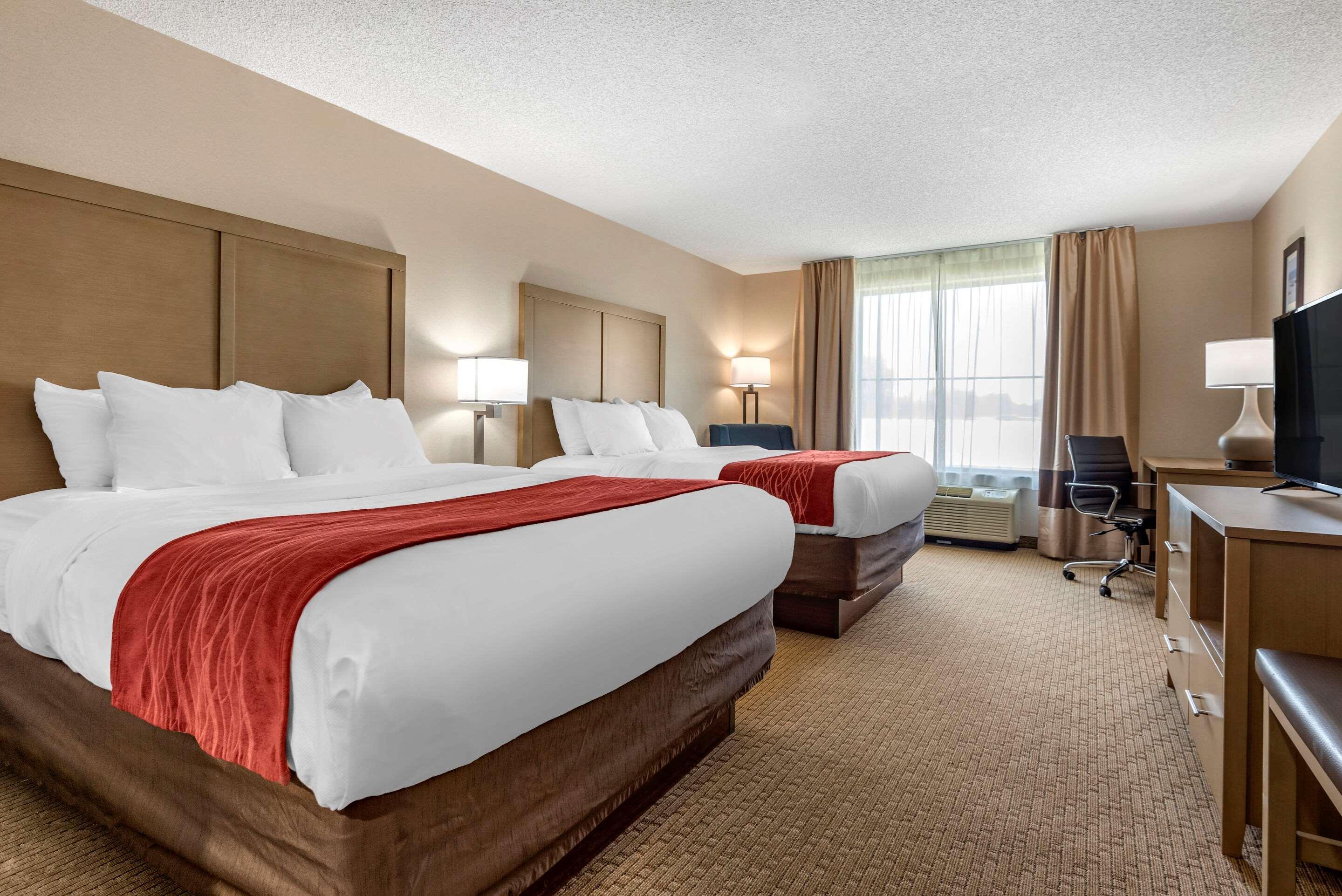 Comfort Inn & Suites Farmington - Victor Bagian luar foto