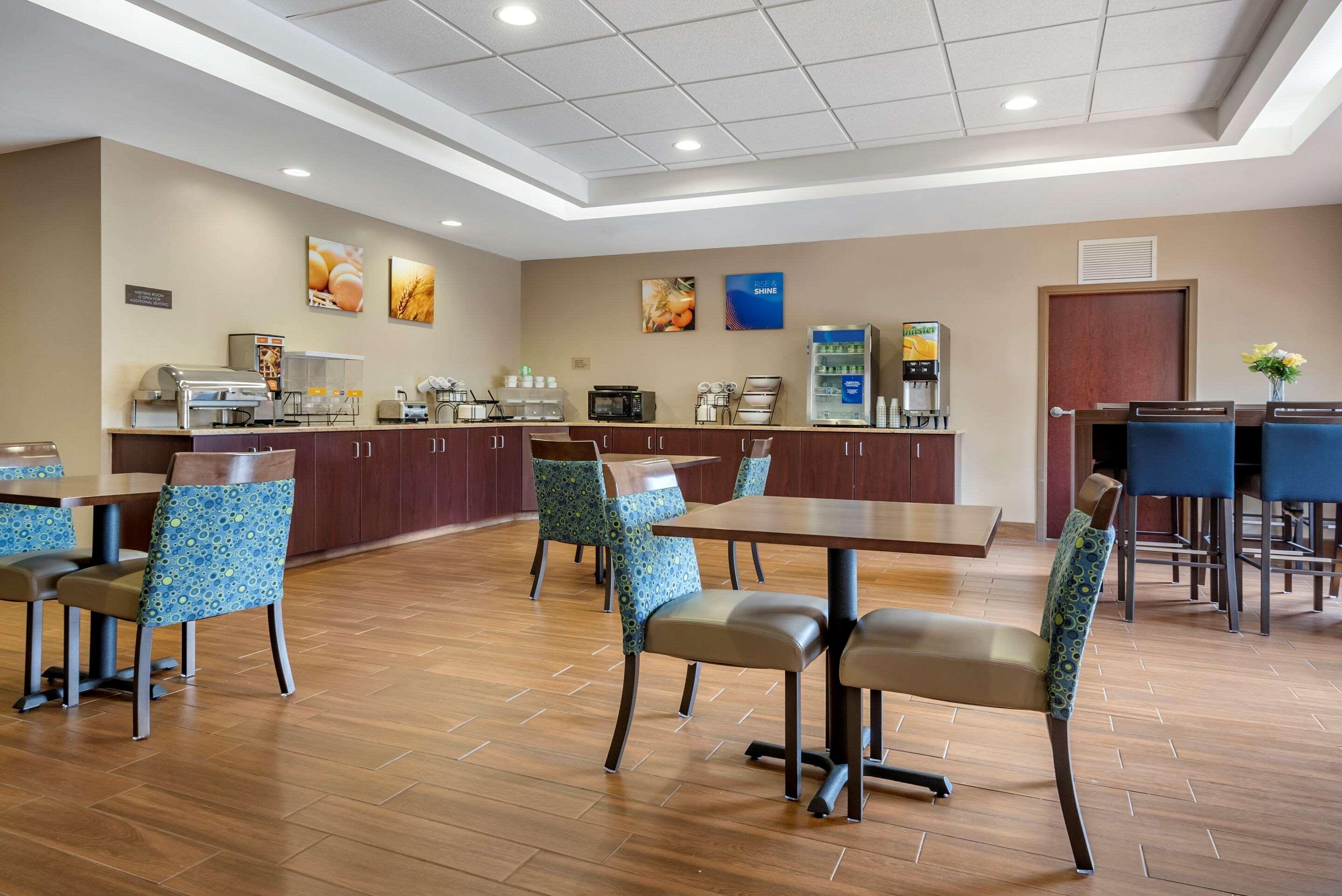 Comfort Inn & Suites Farmington - Victor Bagian luar foto