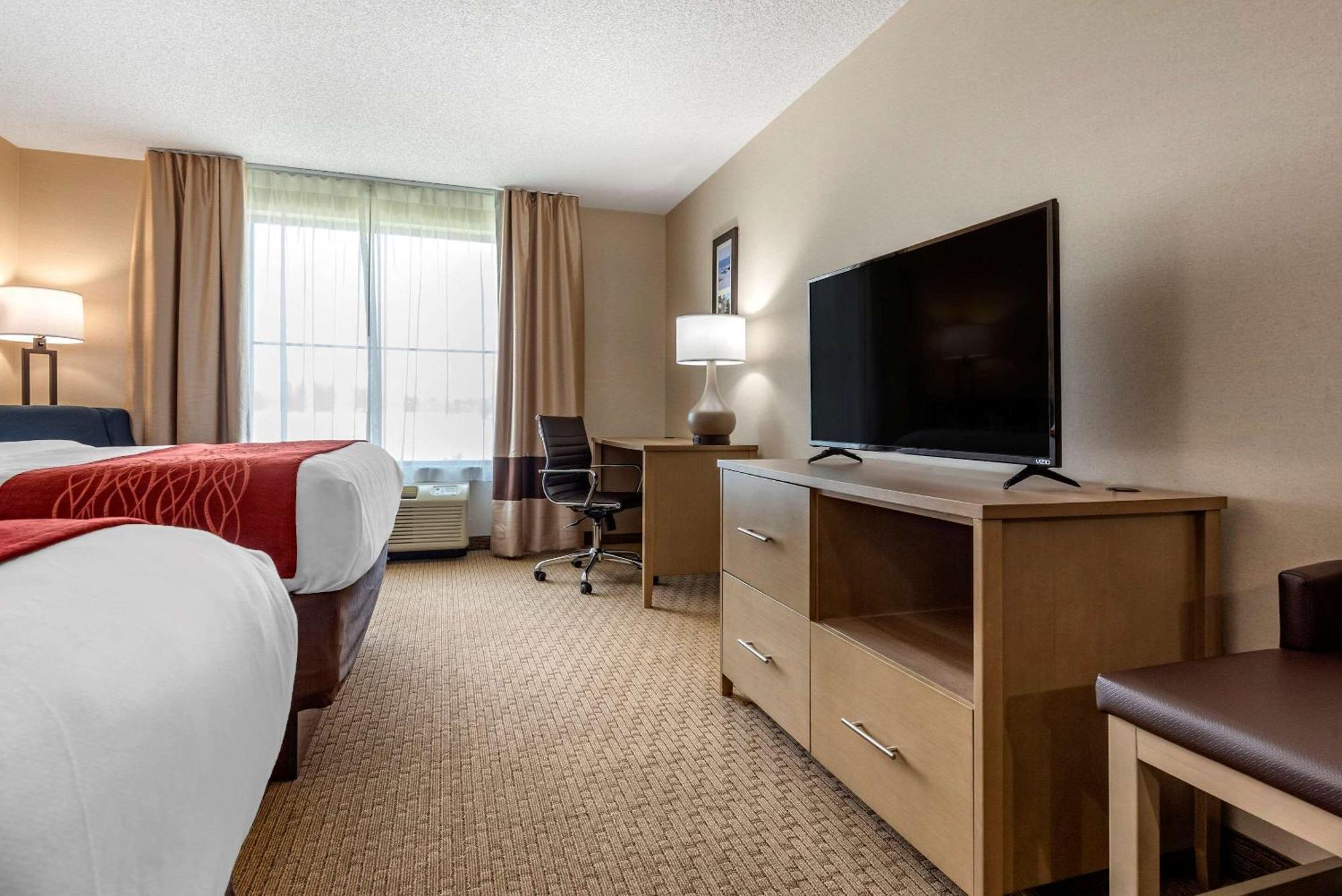 Comfort Inn & Suites Farmington - Victor Ruang foto